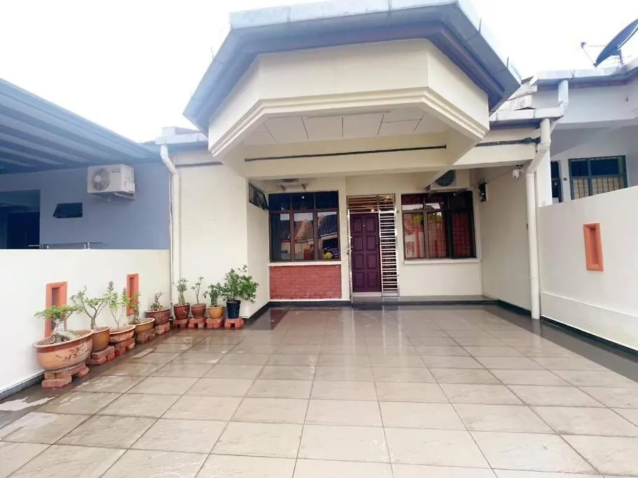 ג'והור בהרו A19 Cozy Daya Homestay ג'והור בהרו